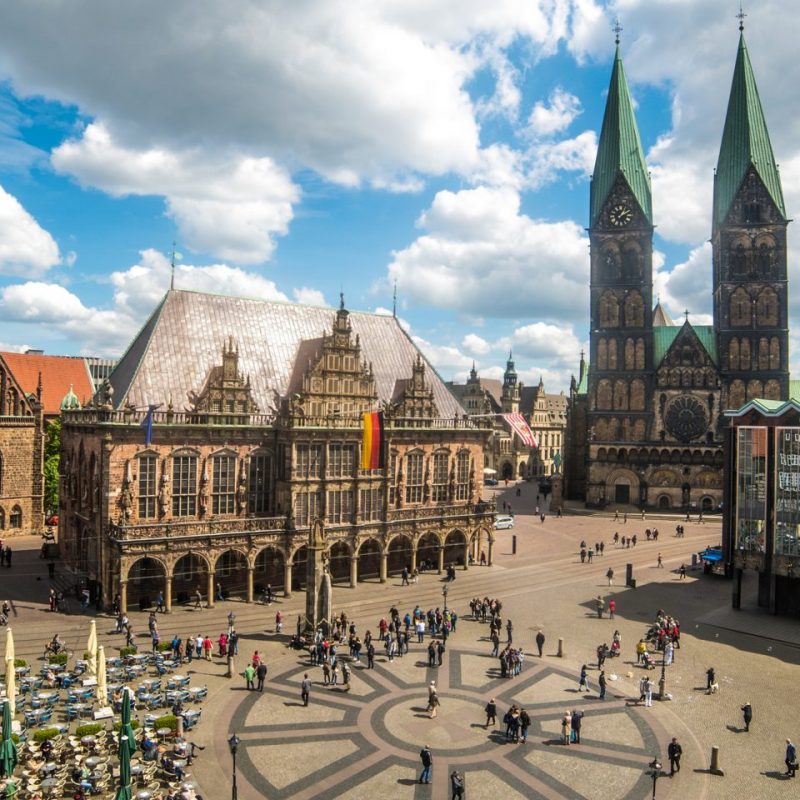 Marktplatz-Speckflagge-2048x960